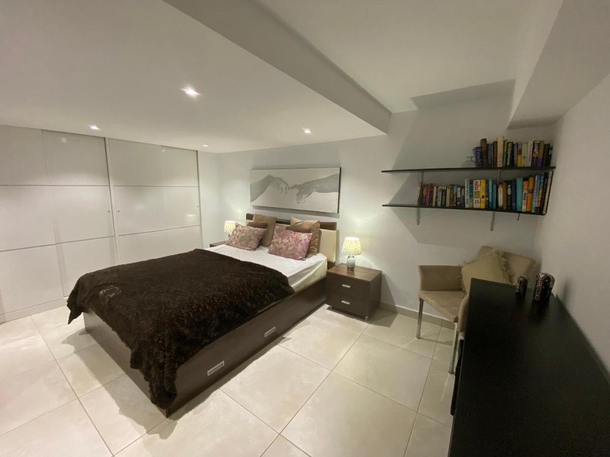 Condes De Iza Nueva Andalucia Ferienhaus