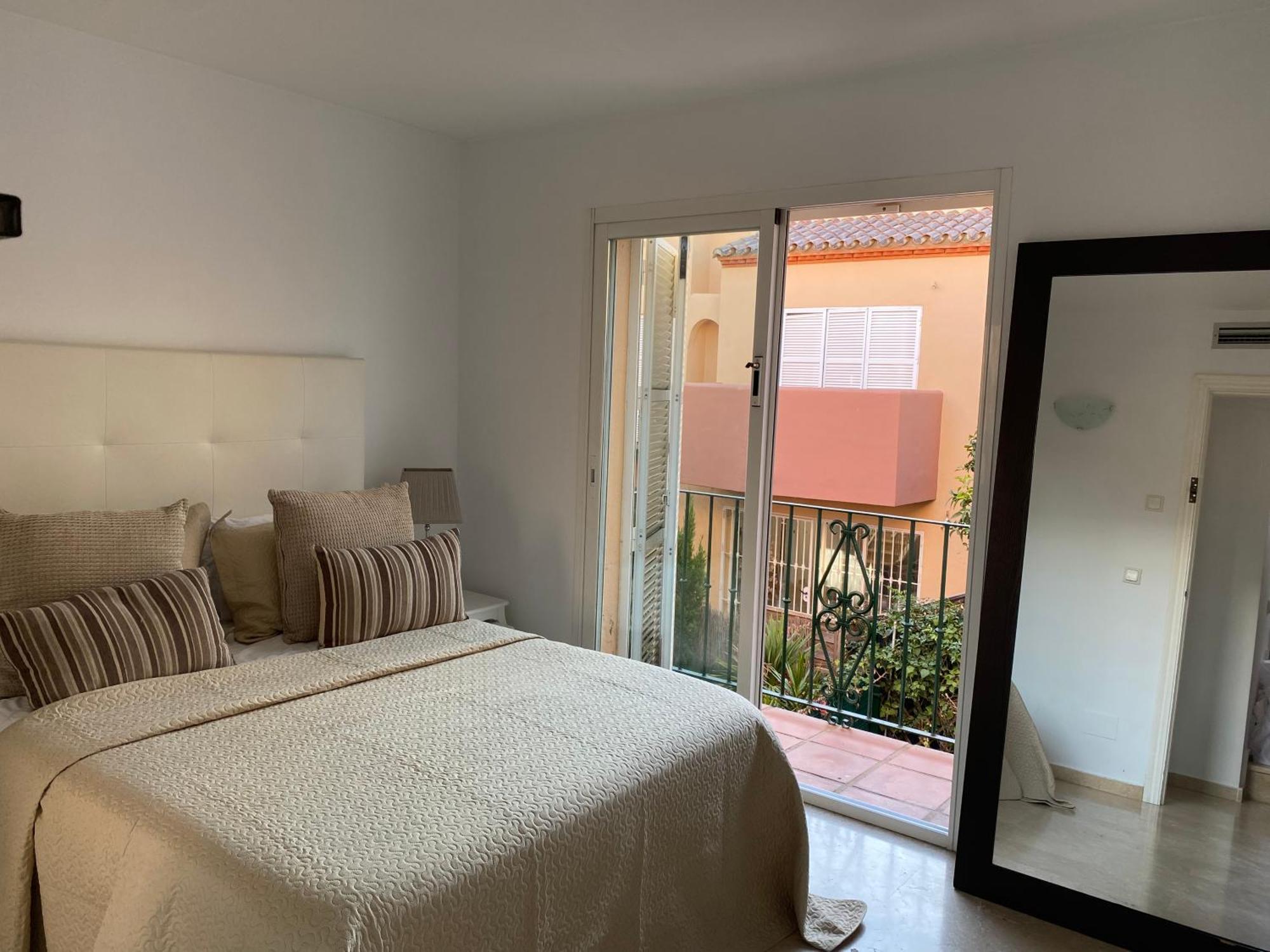 Condes De Iza Nueva Andalucia Ferienhaus *